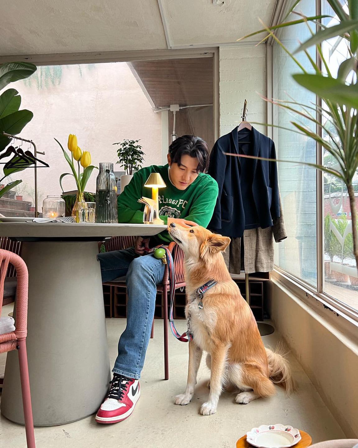 반려견과 함께한 기우형님 스트릿🐾 이미지