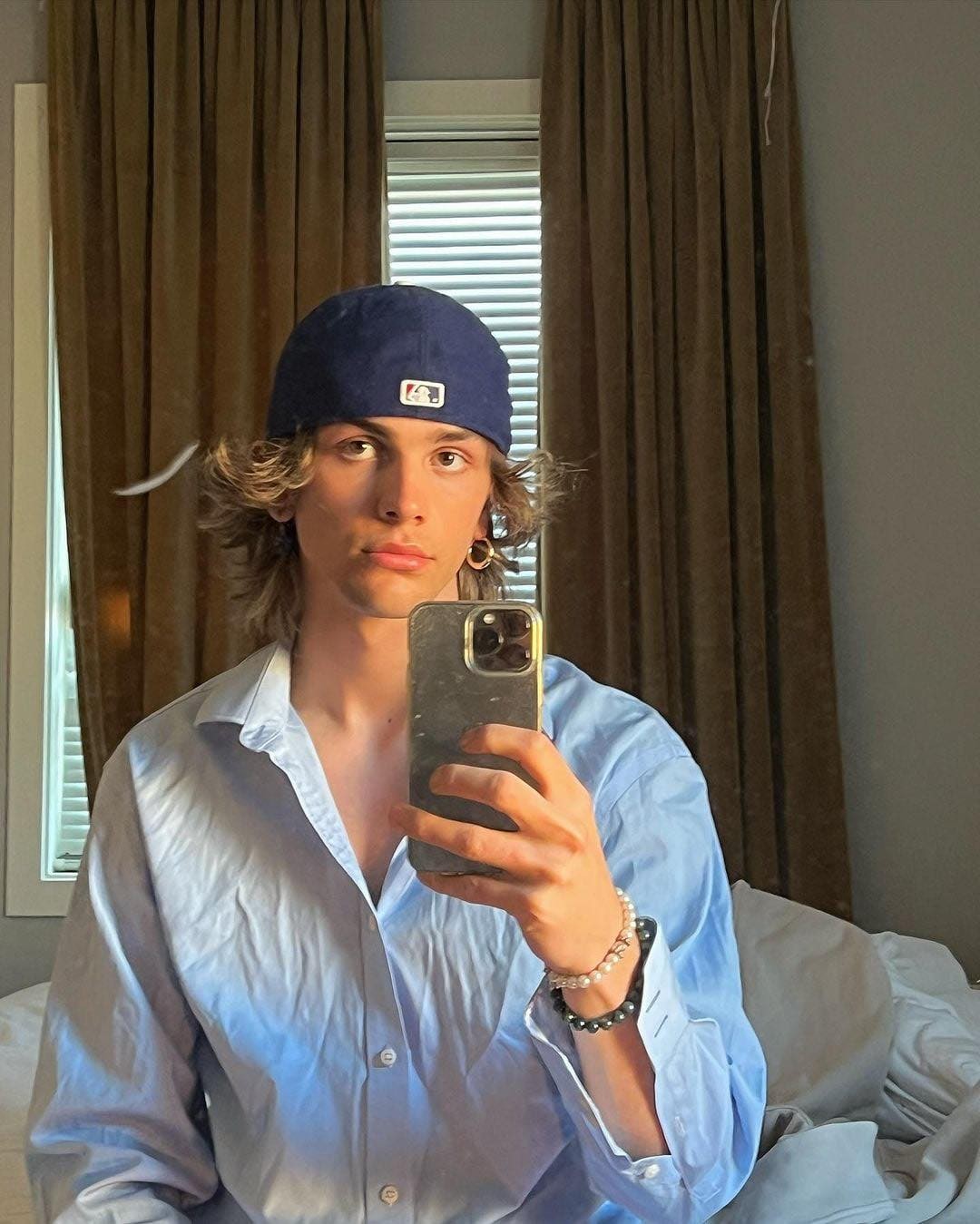 곧죽어도 캡은 거꾸로 써야..🌞 이미지"