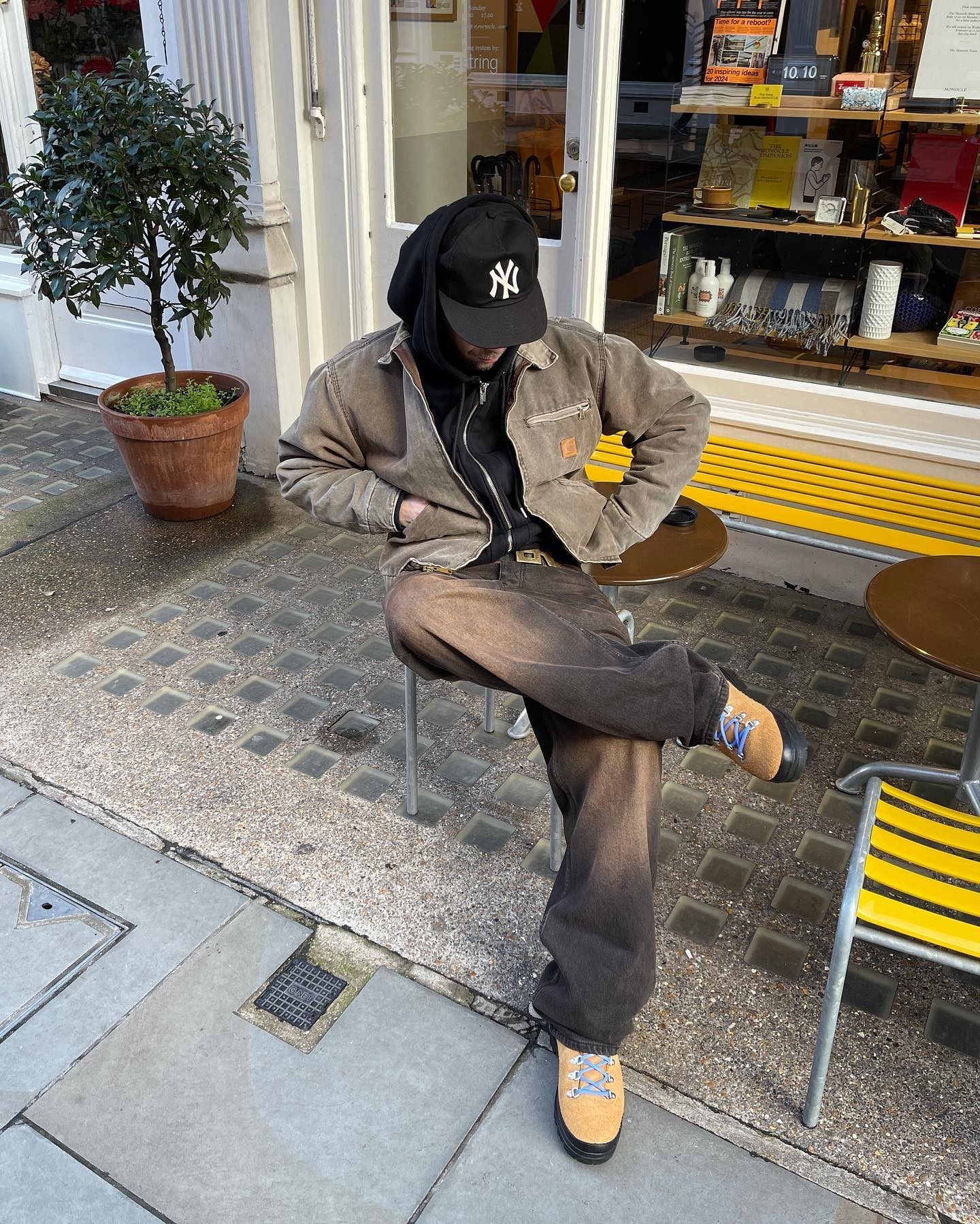 아우터 안엔 집업 이너로 잠금🤐⁠ 이미지