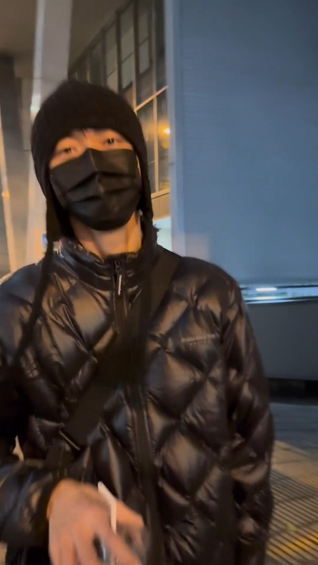 하루종일 구두를 신다가 운동화로 갈아신은 기분..🕺👍🏻 이미지