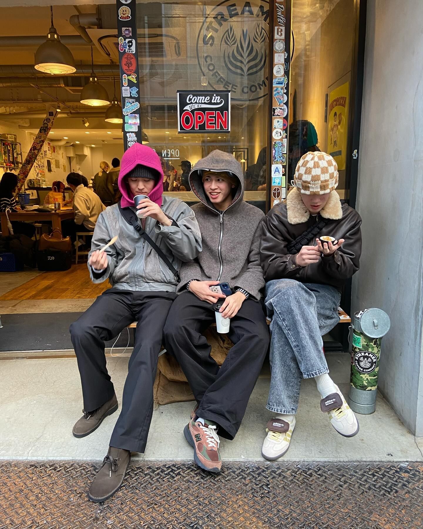 크로스백은 남자의 패션 주머니🦂 이미지