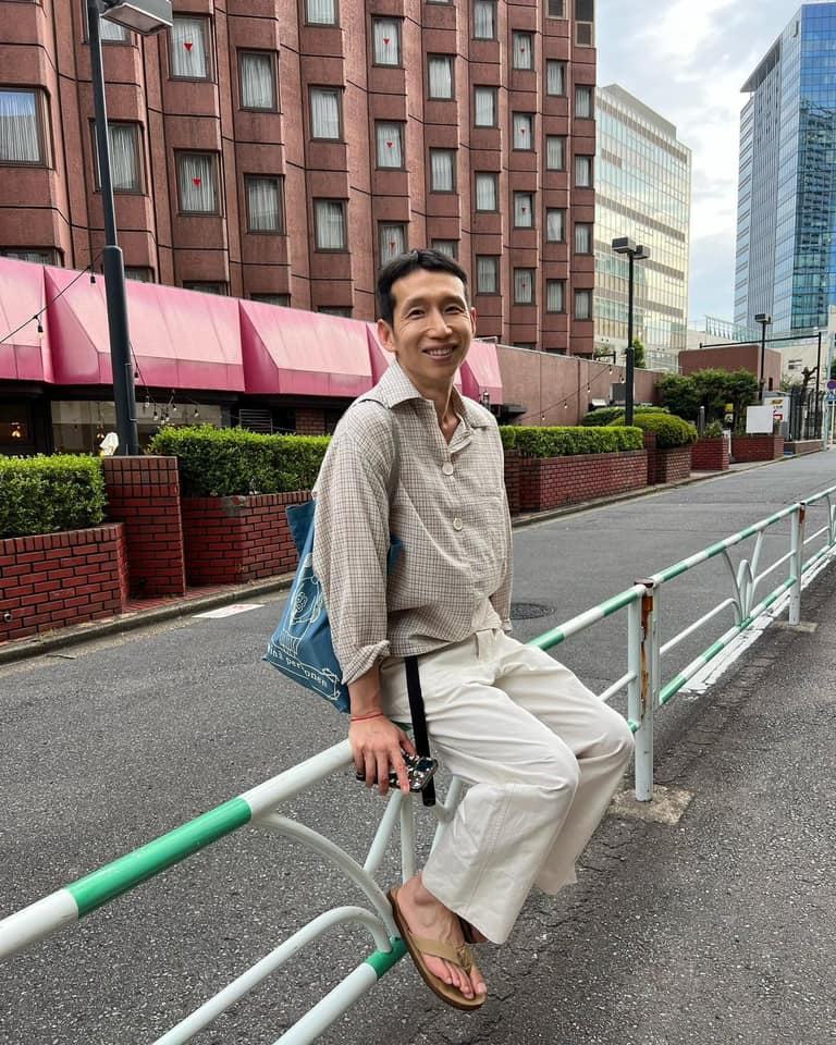 셔츠 소매는 접어 입기👔 이미지