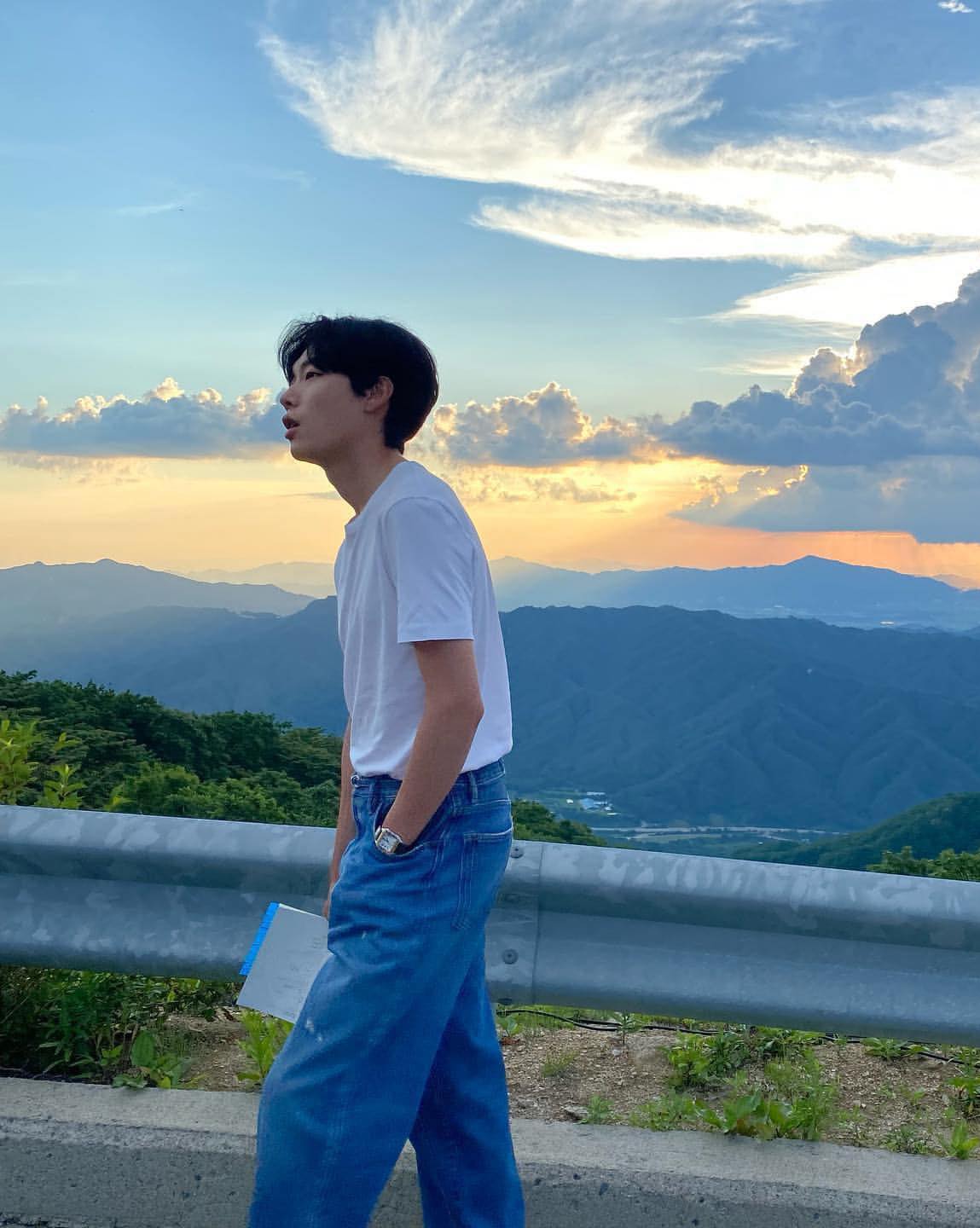 흰 티엔 워싱진이지👖 이미지