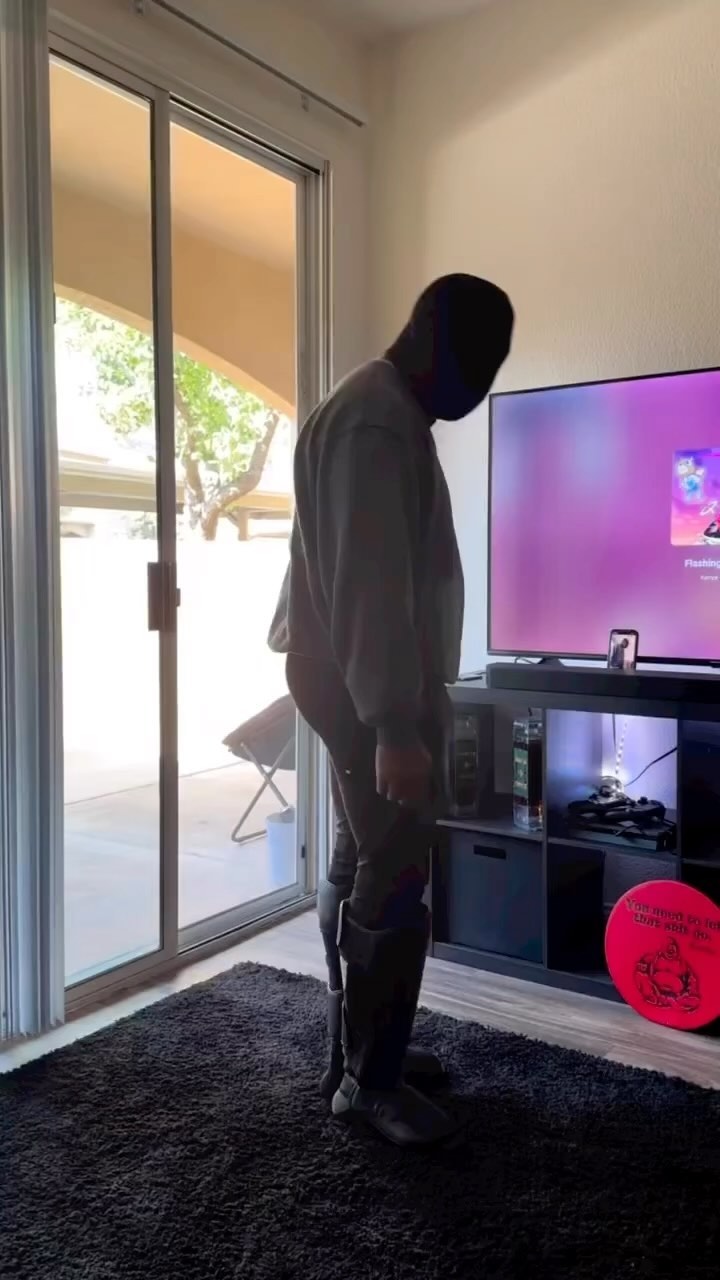 상남자 노래 듣는 법(칸예 형님)👨🏿‍🦲 이미지