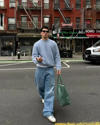 데님은 질질끌고 다니는 맛👖⁠ 이미지