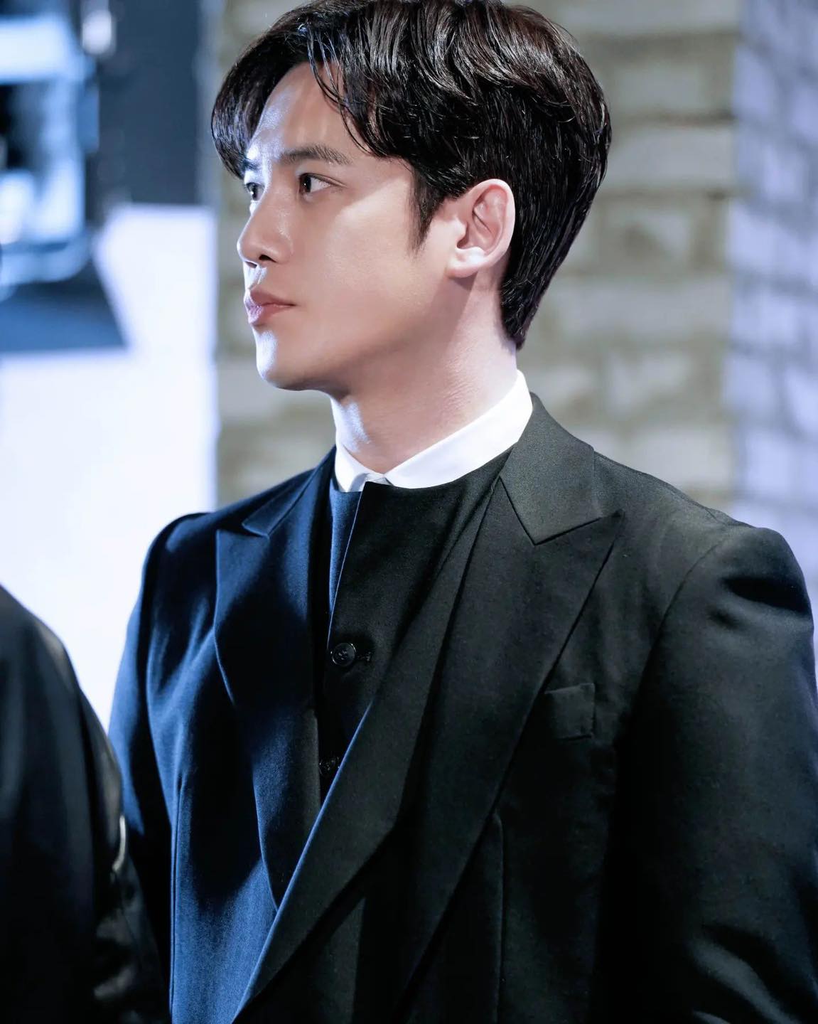 박기웅의 단정한 클래식룩 참고👔 이미지5