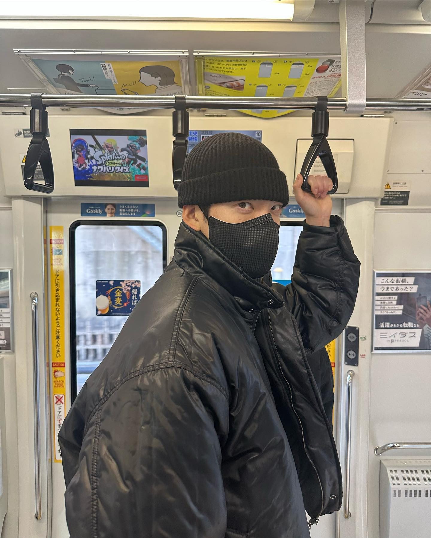 머리부터 발끝까지 새까맣게🥷🏿 이미지4
