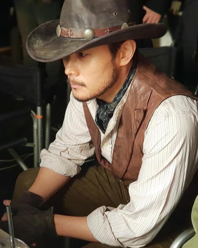 마초감성으로 수염 도전?!🥸 이미지5