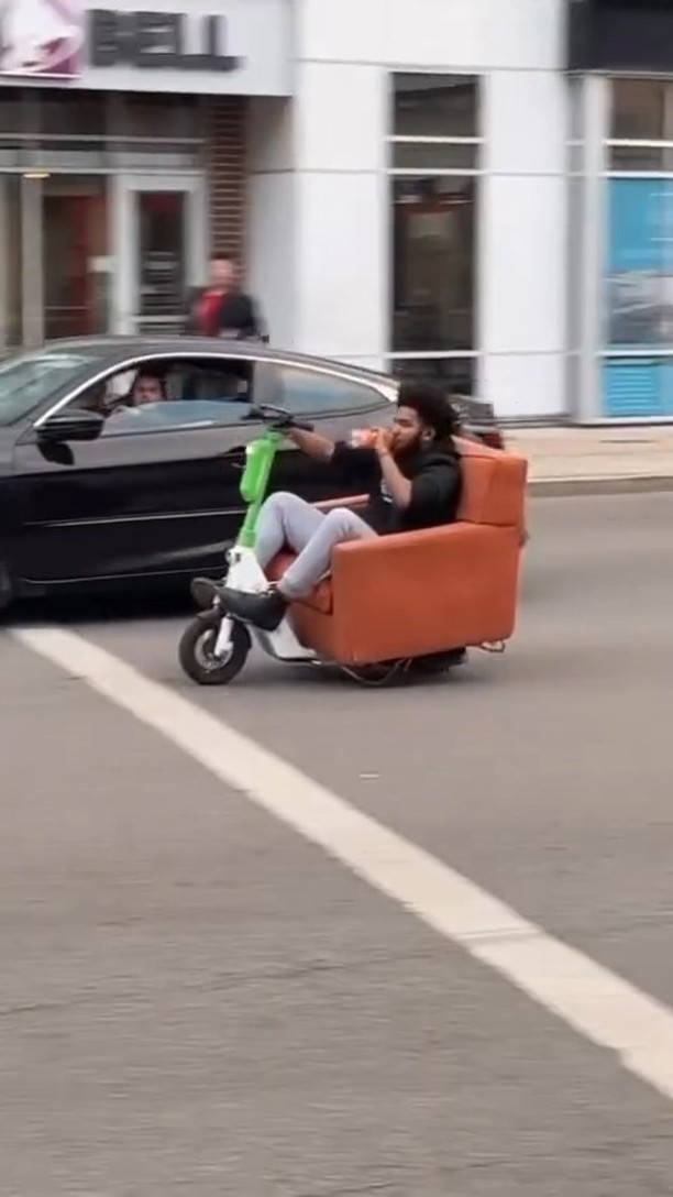 전동 킥보드 편하게 타는 방법🍯💺 이미지