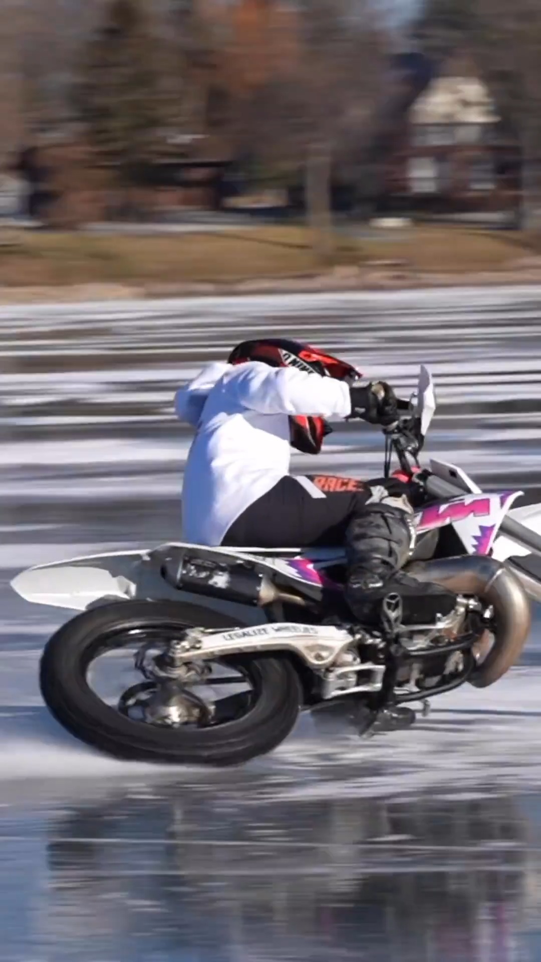 스무스한 코너링은 라이더의 기본❄️🏍️ 이미지
