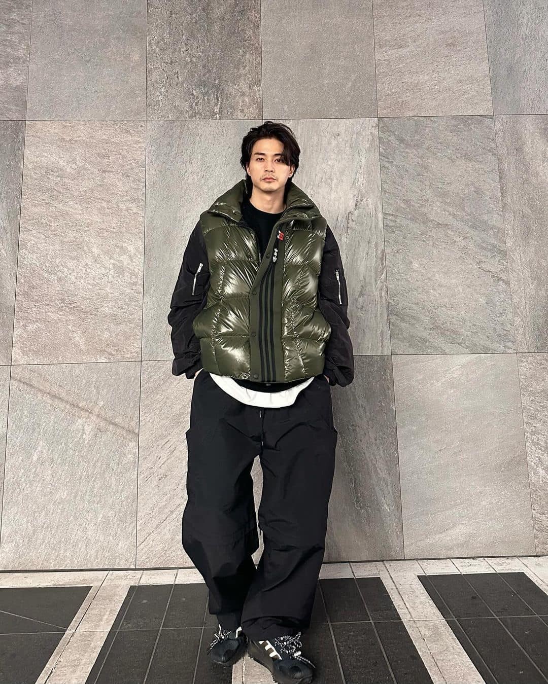 지금은 패딩조끼만한게 없다🦺⁠ 이미지