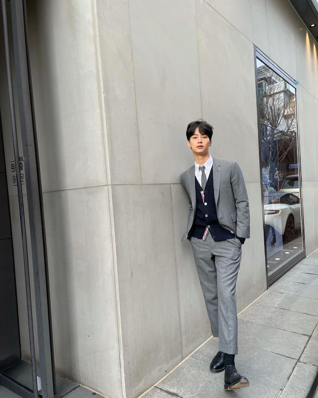 깔끔단정 가디건에 셔츠🧶👔 이미지