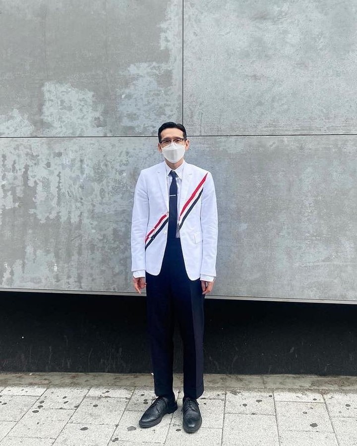 톰브라운 수트는 못참지👨💼 이미지6