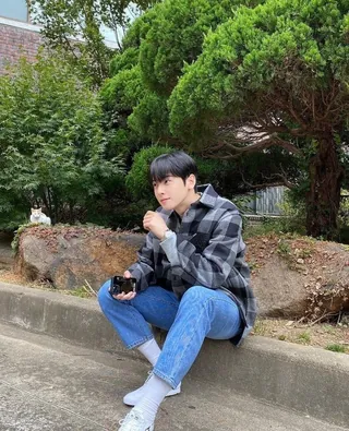손이 자주 가는 체크셔츠👔🤓⁠ 이미지