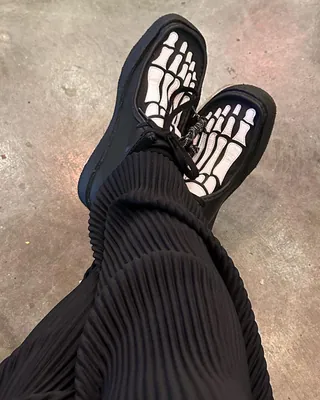 스컬에 꽂힌 반디 더 핑크x클락스☠️ 이미지