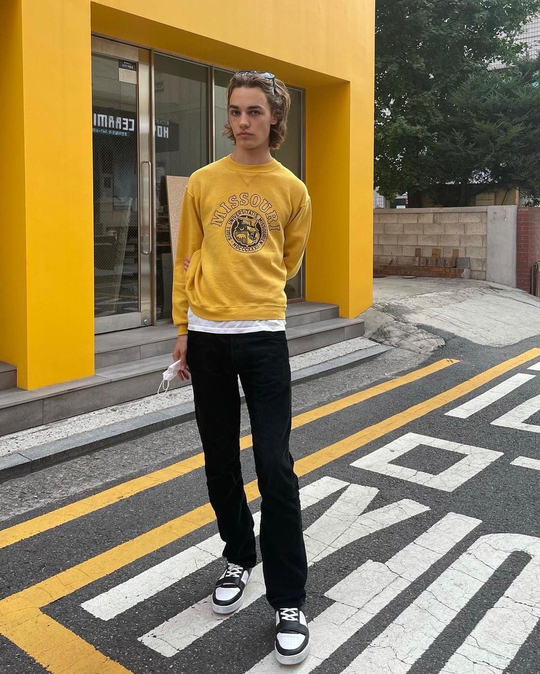 화사함 더하는 옐로우 포인트🎖 이미지