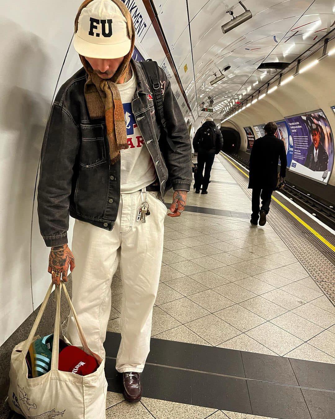 머플러로 야무지게 여미기🧣 이미지