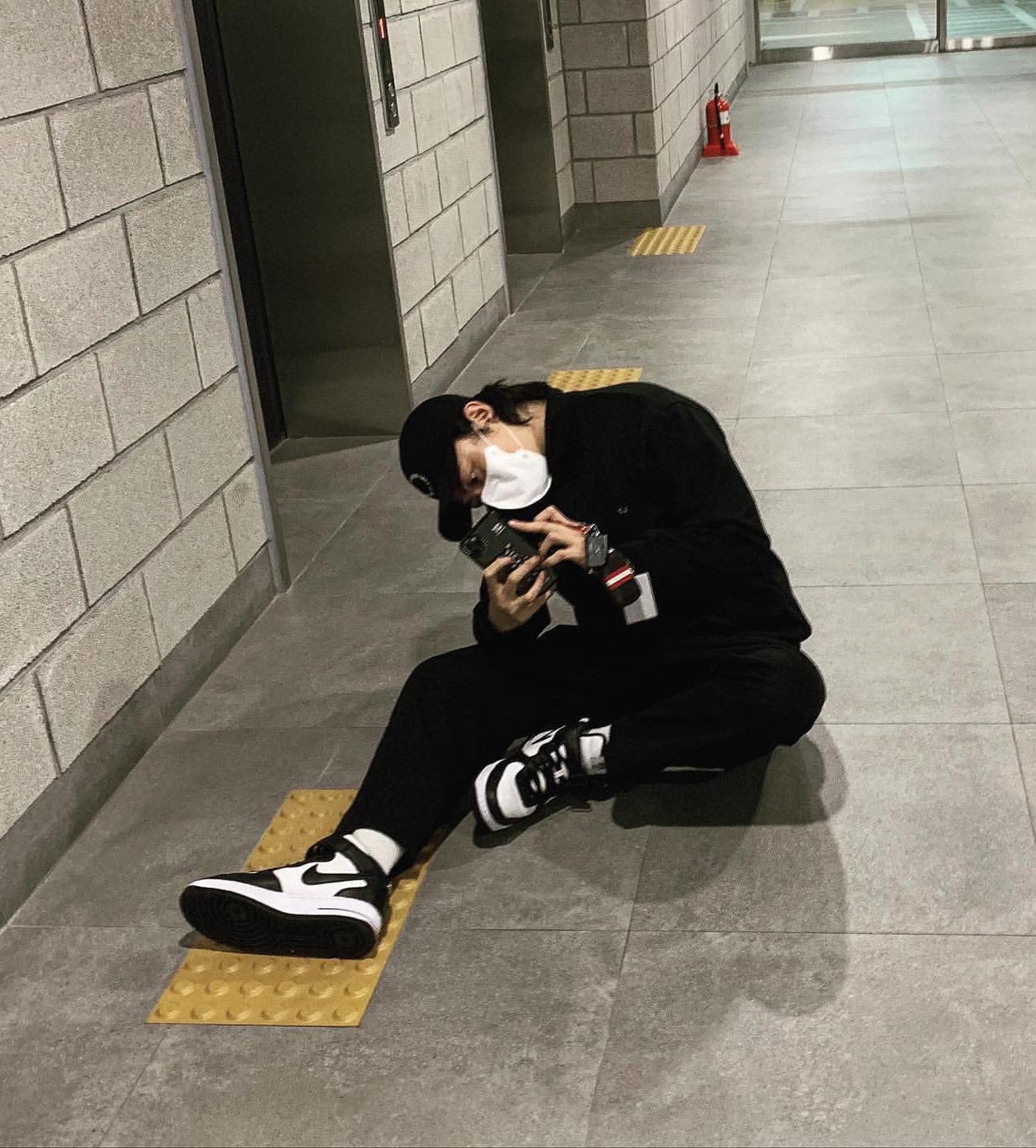 개성 뚜렷한 기리보이의 봄🌿 이미지5