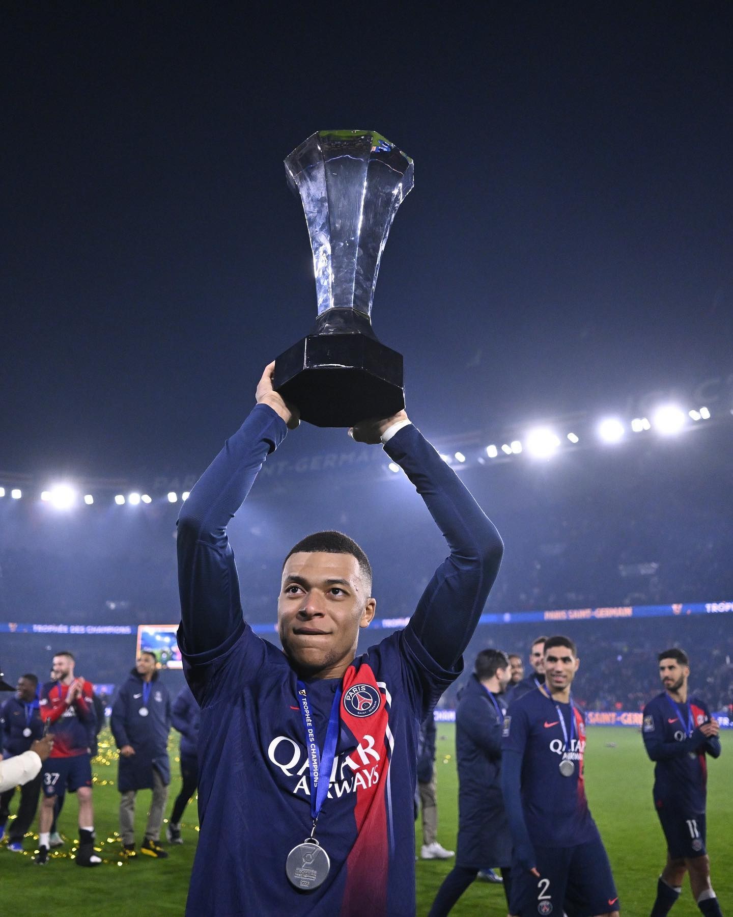 음바페 형 진짜 레알 가는거야?🇫🇷⚽️더 이상 이강인과의 브로맨스는 없는거야? 이미지