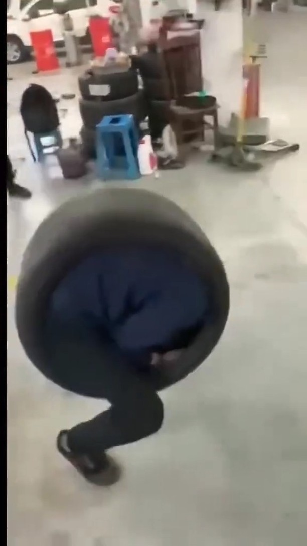 이런 거 보면 비웃으면서도🤣하고 싶어지는 게 남자🛞🔥 이미지