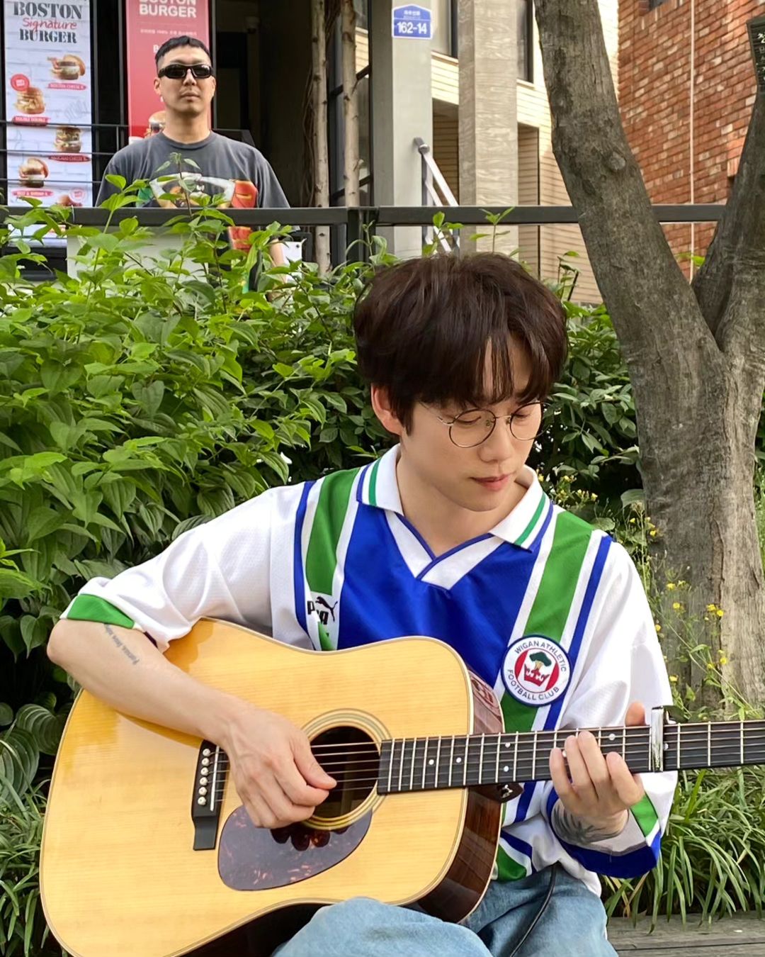 반팔👕 + 긴바지👖 딱 권정열만큼 이미지