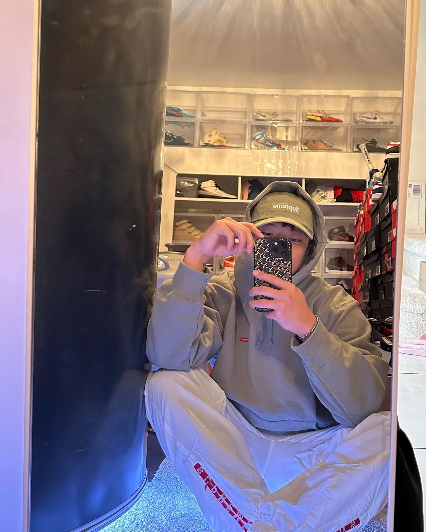 열애설 한 번 없는 축구선수🐝🐺황희찬 데일리룩 이미지