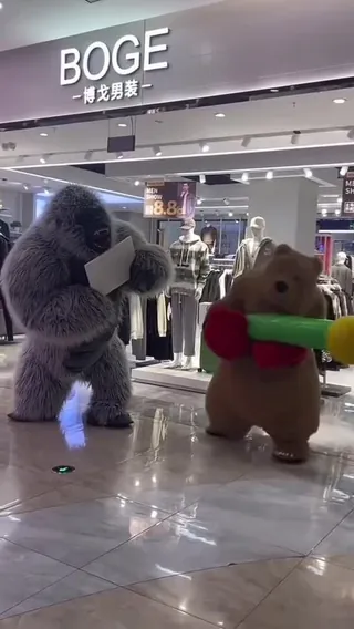 쿠마 vs 고릴라 철권 실사판🥊🤺 이미지