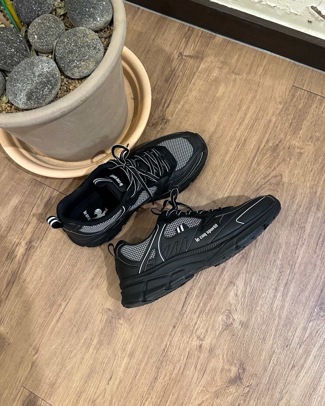 르꼬끄 스테디셀러🐓 카디엄하입👟​
트렌디한 쉐입 + 3M 웨빙으로 테크니컬 포인트🦶🔥 #광고​ 이미지2