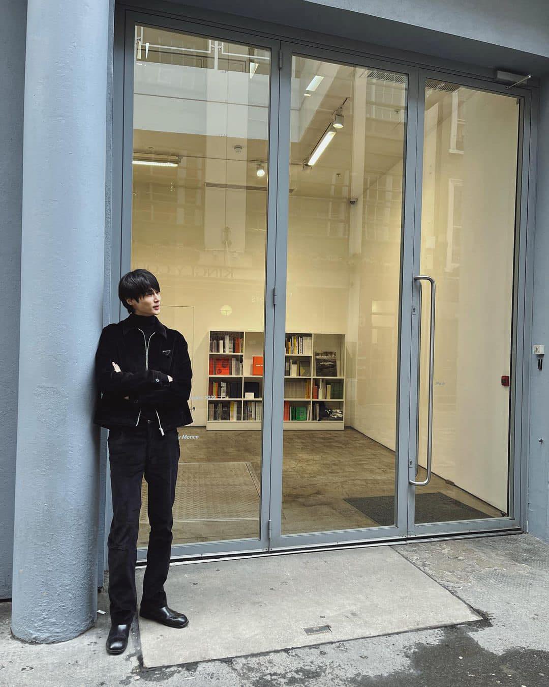 남성미 강조하는 검정 목폴라🧔🏻♂️ 이미지6