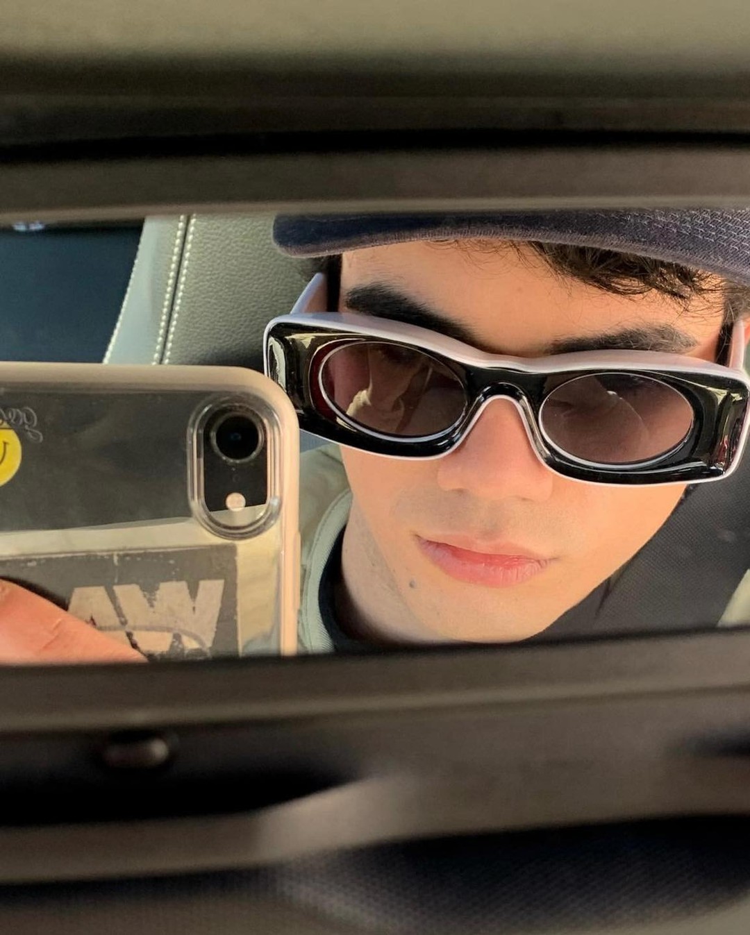 날좋으면 눈가리는게 국룰🕶 이미지