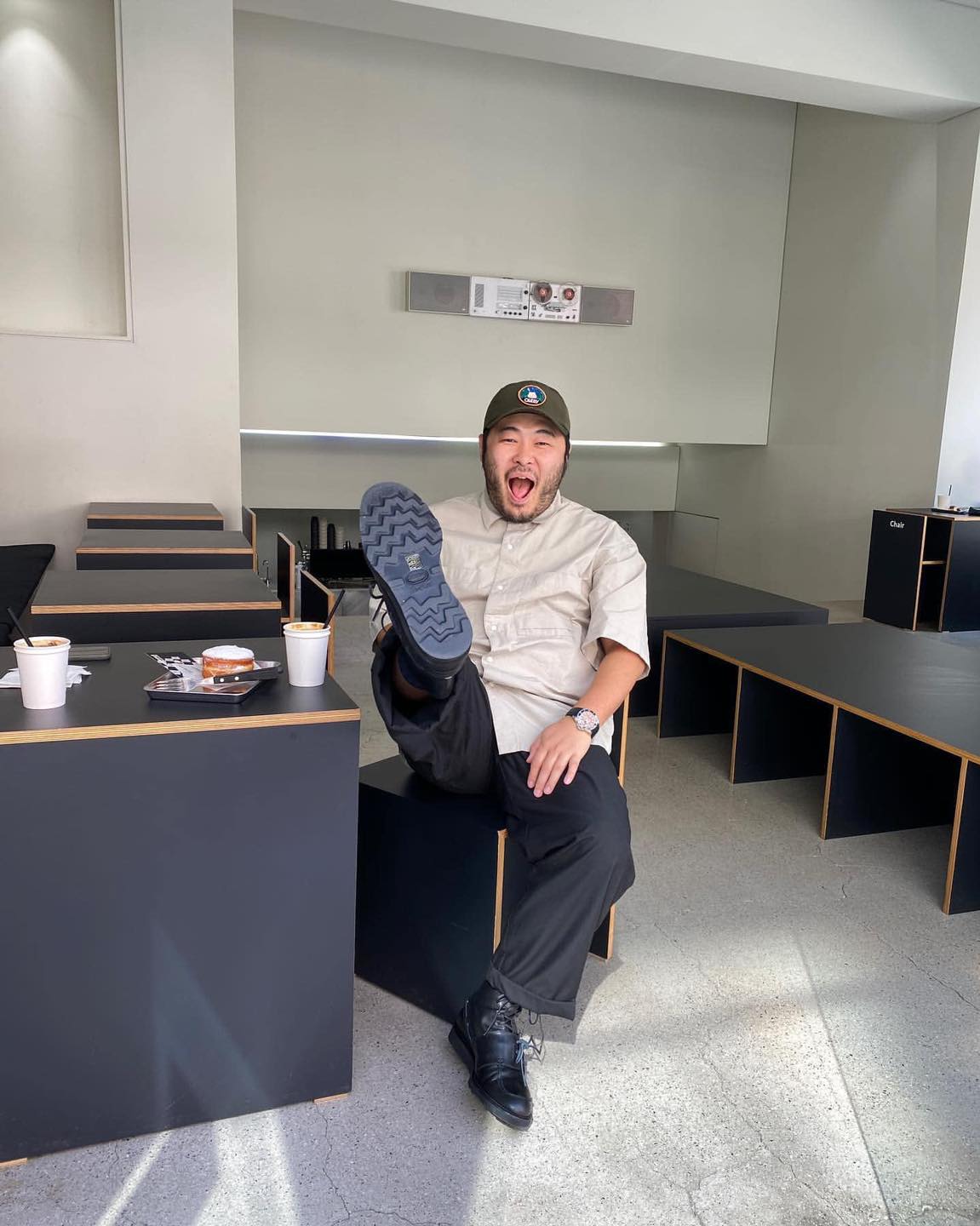 여름 볼캡 활용 장인 김기방🧢☀️ 이미지"