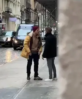 친구와 헤어지는 나의 모습🤣누가 몰래 찍었어📸 이미지