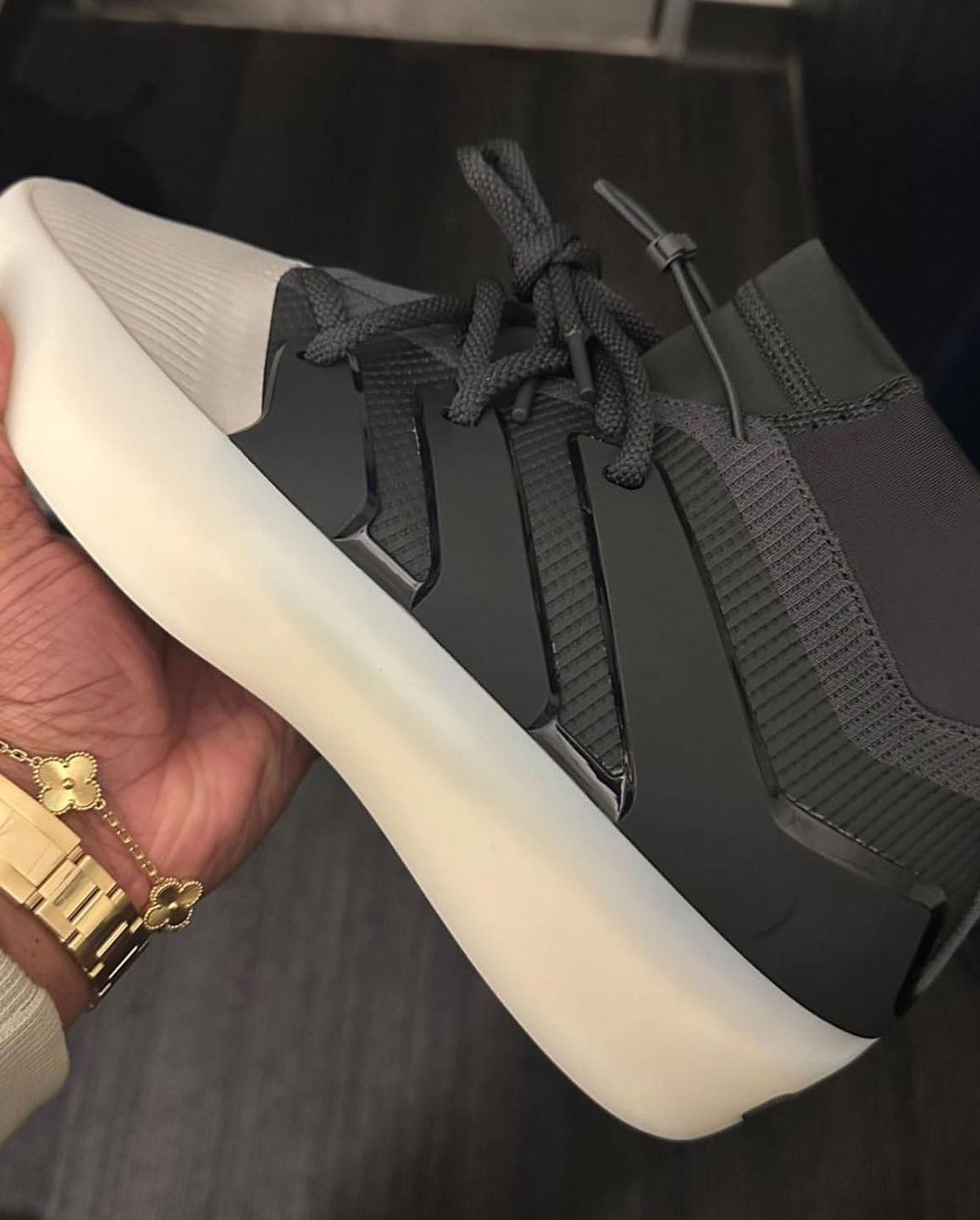 피오갓x아디다스 이번엔 농구화🏀 이미지2