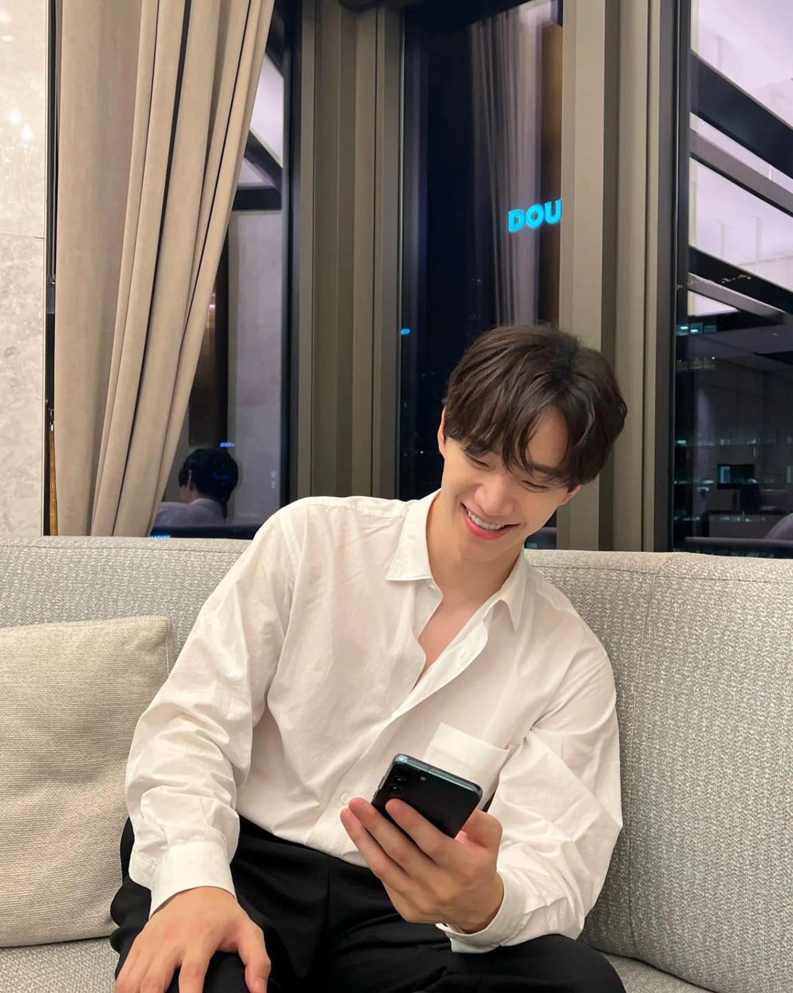 따듯함에 점점 열리는 셔츠🌞 이미지5