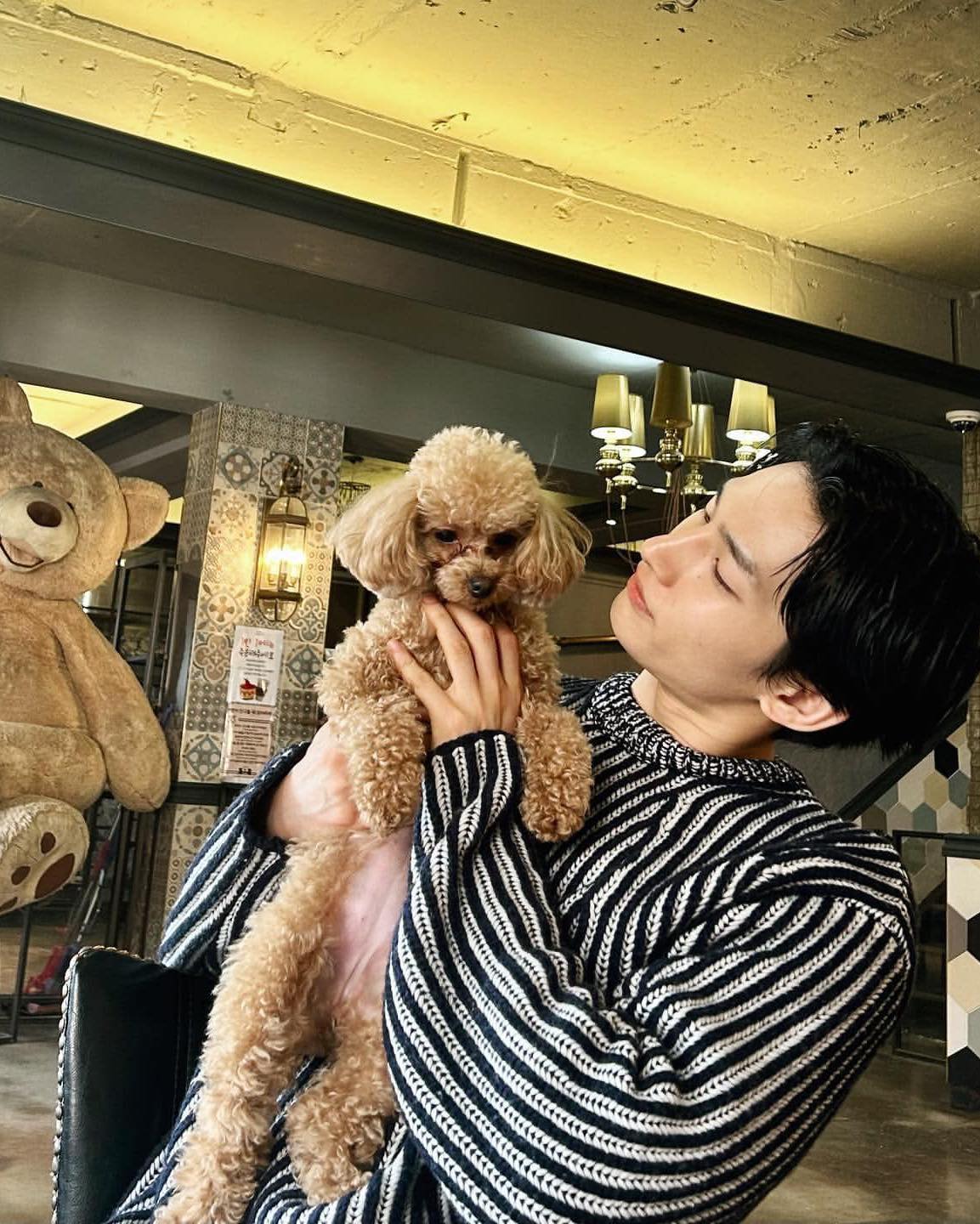 툭 걸쳐도 태나는 박형섭 기럭지🕺🏻 이미지8