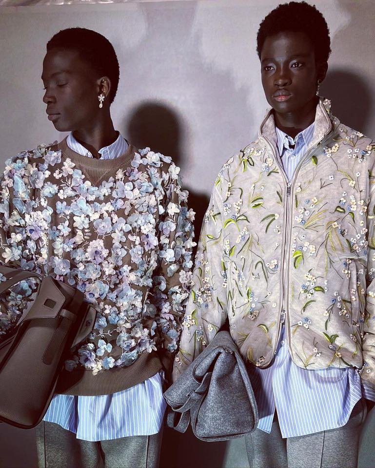 정성가득 디올의 한땀한땀 디테일✨ 이미지