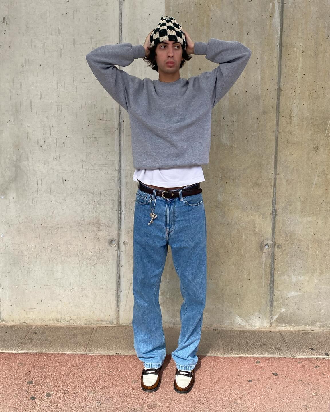 회색 무지 맨투맨 하나면 충분🐺 이미지8