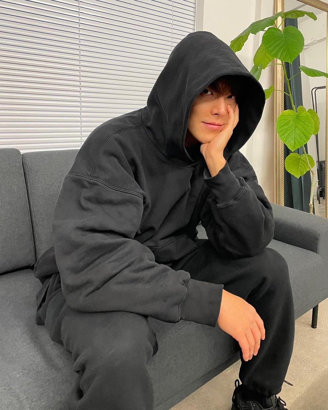 밤에는 후드티🌌 이미지