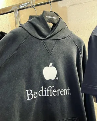 발렌시아가 22FW🍏🎧기대된다 이미지