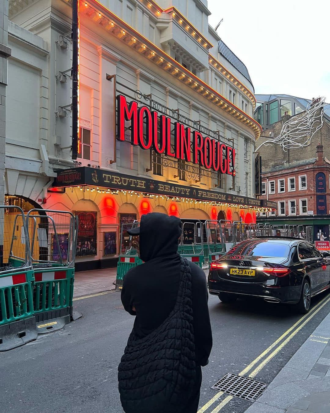 코스 퀼팅백은 블랙이지💣 이미지8