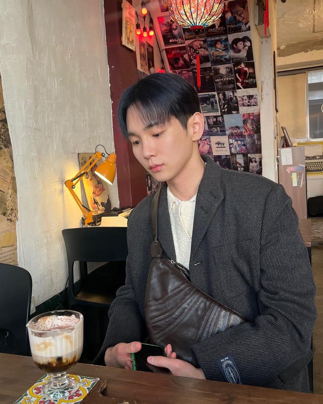 툭 메는 르메르 범백🥐🧳 이미지7