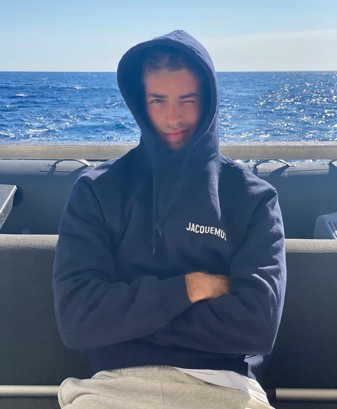 가슴팍 로고 원탑을 찾아라🔍 이미지8