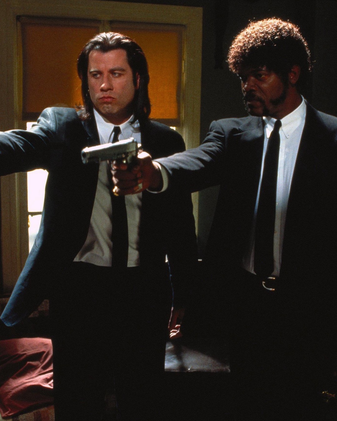 클래식한 정장 맛깔나게 입히는 쿠엔틴 타란티노 영화 Top7🤵‍♂️🎬​
영화 덕후라면 무조건 저장하고 정주행하자🍿​
​
1. 펄프 픽션(1994), Miramax​
​
2. 장고: 분노의 추적자(2012), The Weinstein Company​
​
3. 저수지의 개들(1992), Miramax​
​
4. 헤이트풀 8(2015), The Weinstein Company​
​
5. 바스터즈: 거친 녀석들(2009), Universal Pictures​
​
6. 원스 어폰 어 타임… 인 할리우드(2019), Columbia Pictures​
​
7. 킬 빌 1부(2003), Miramax​ 이미지