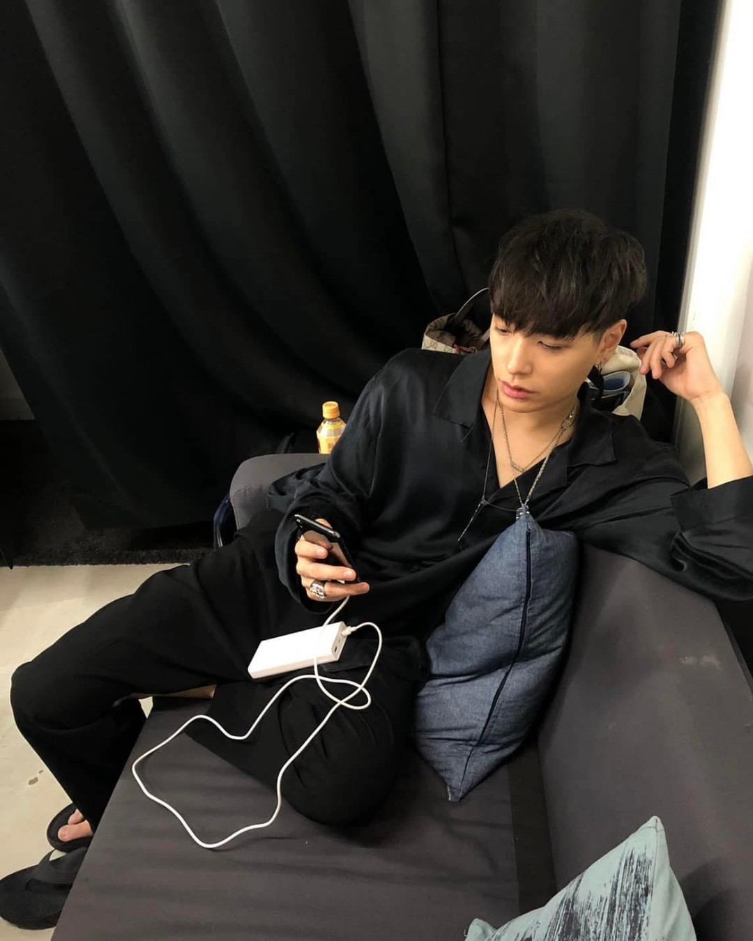 더위 초월한 올블랙 매니아@🕶 이미지