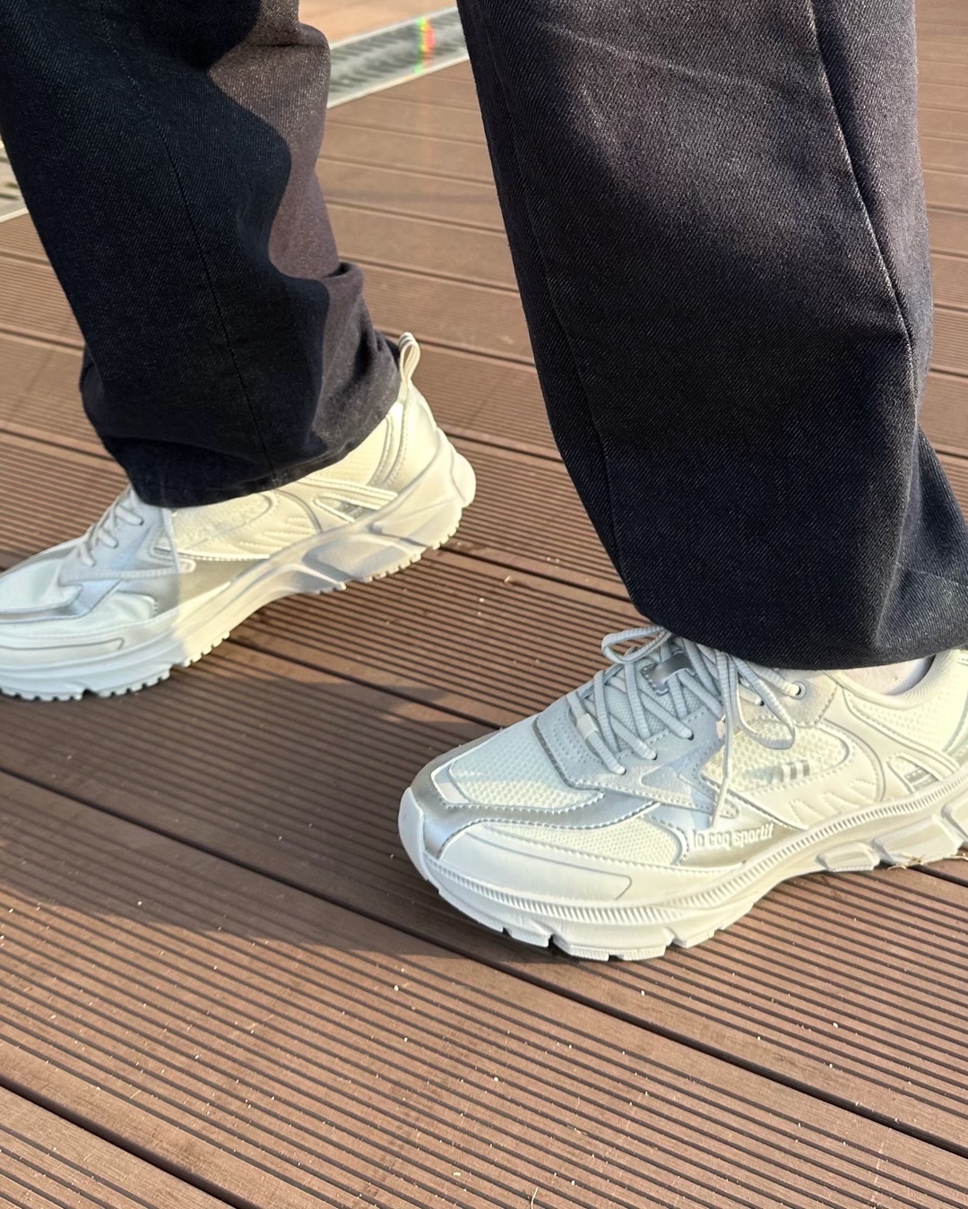 르꼬끄 스테디셀러🐓 카디엄하입👟​
트렌디한 쉐입 + 3M 웨빙으로 테크니컬 포인트🦶🔥 #광고​ 이미지9