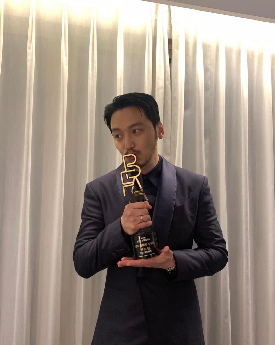 형들처럼 기르고픈 수염🧔🏻‍♂️ 이미지