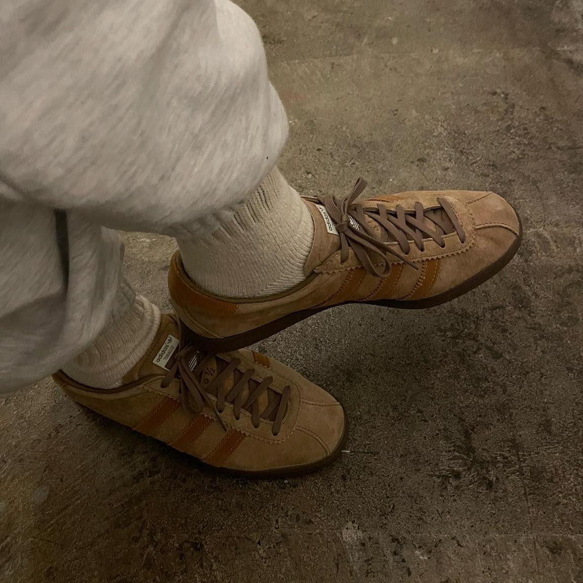 요새 줄곧 보이는 아디다스 토바코🍂 이미지8