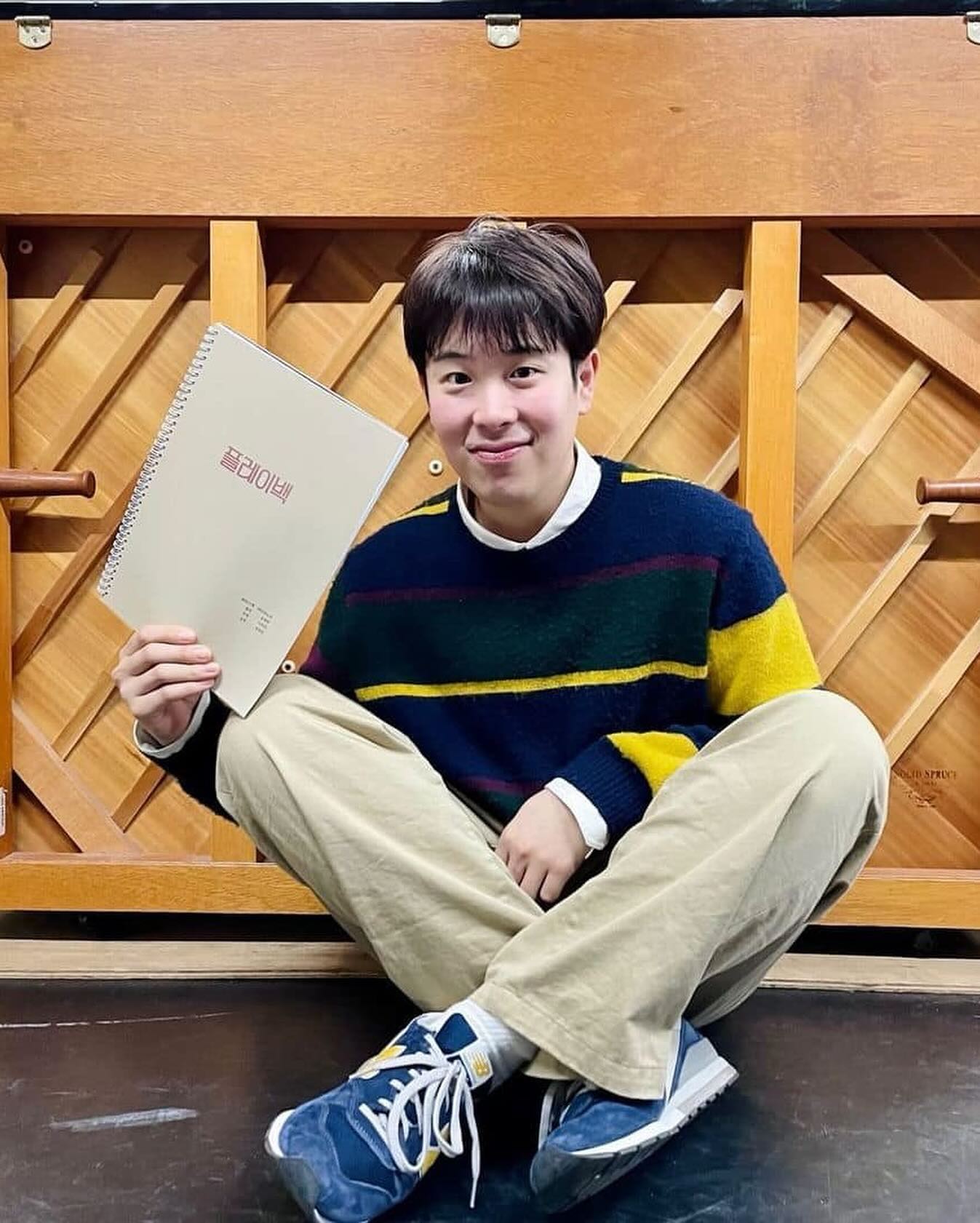 니트+셔츠 조합 장인 피오🧶👔 이미지5