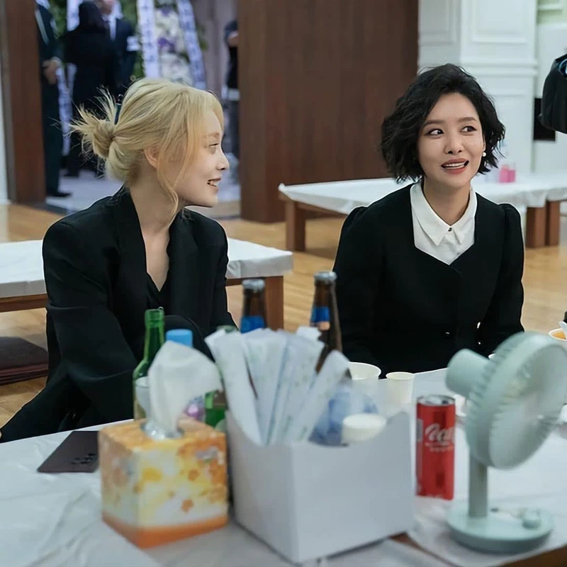 어색해보이는 비하인드컷🎬 이미지2