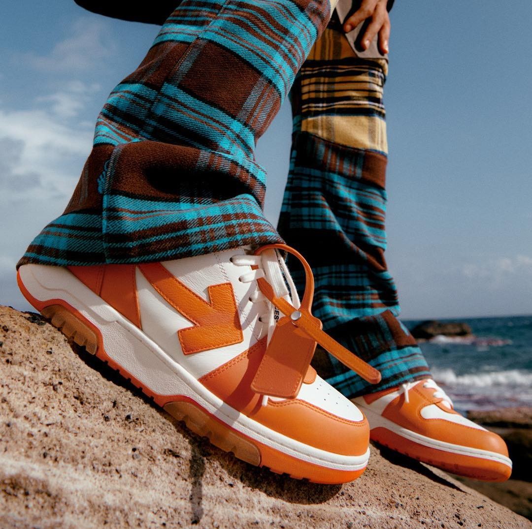 스우시 없는 오프화이트도👍🏻 이미지